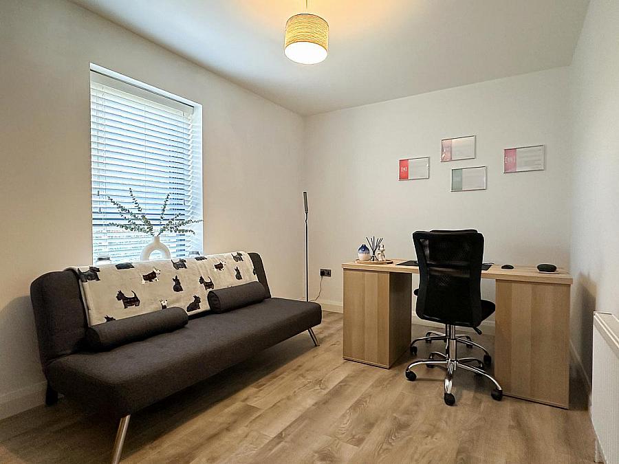 Apt 1 Lodge Grove, Lodge Road