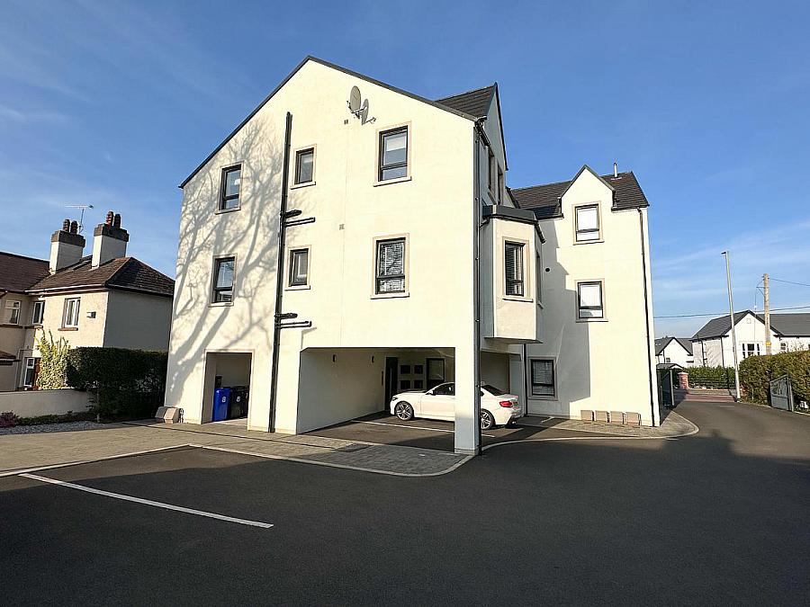 Apt 1 Lodge Grove, Lodge Road