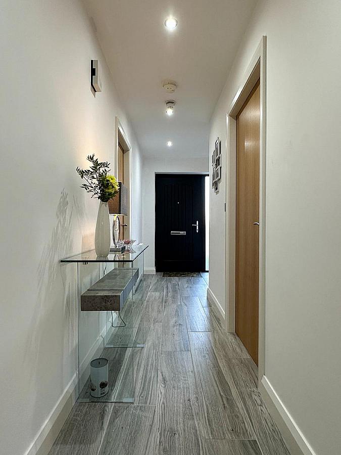 Apt 1 Lodge Grove, Lodge Road