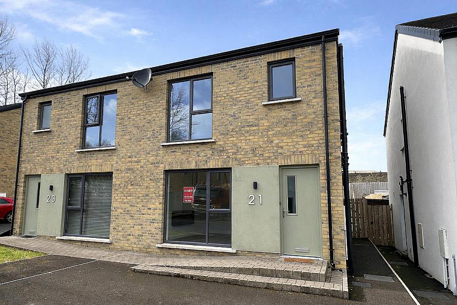 21 Lakeside Gardens, Off Bushmills Road