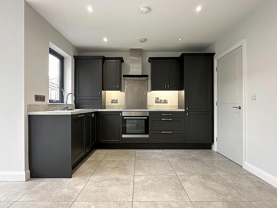 21 Lakeside Gardens, Off Bushmills Road