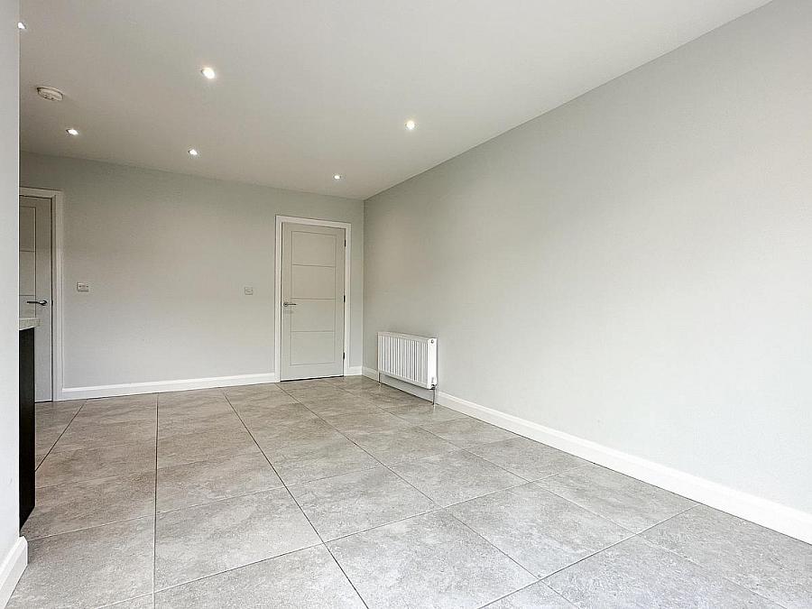 21 Lakeside Gardens, Off Bushmills Road