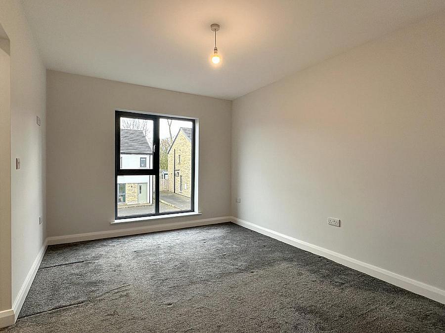 21 Lakeside Gardens, Off Bushmills Road