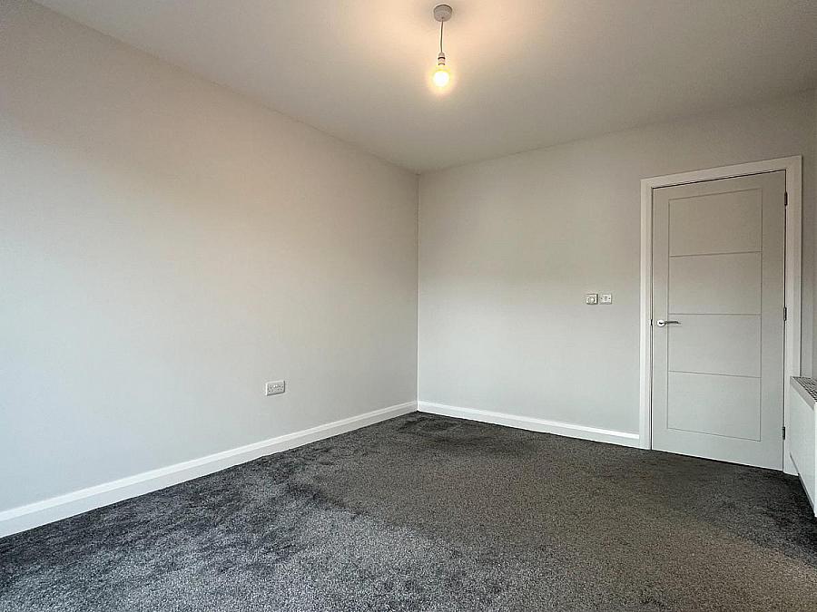 21 Lakeside Gardens, Off Bushmills Road