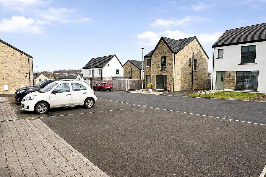 21 Lakeside Gardens, Off Bushmills Road