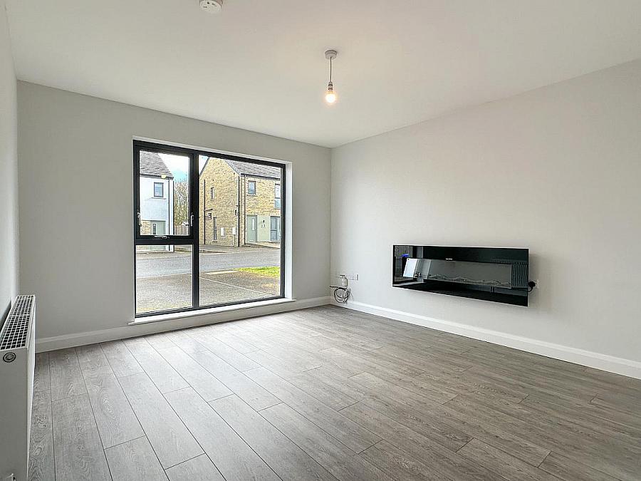 21 Lakeside Gardens, Off Bushmills Road