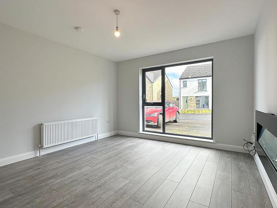 21 Lakeside Gardens, Off Bushmills Road