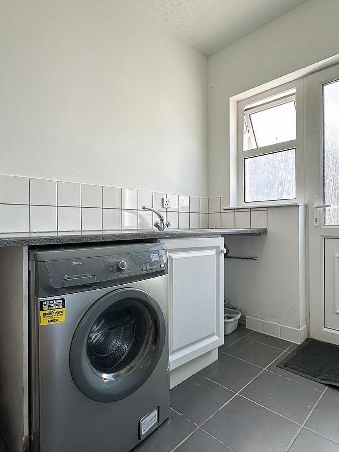 17 Wheatfield Gardens