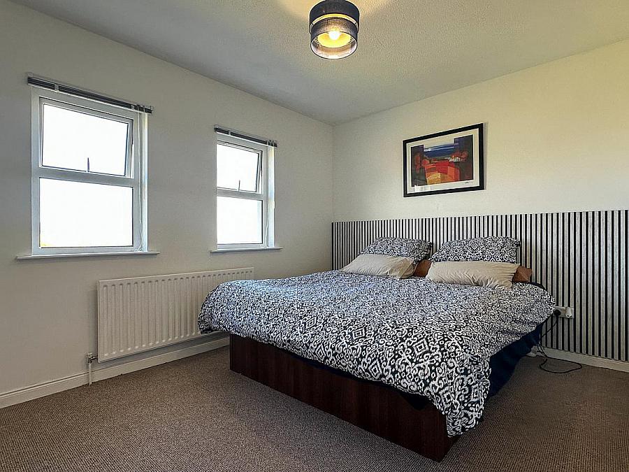 17 Wheatfield Gardens