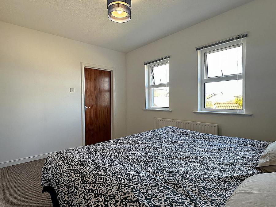 17 Wheatfield Gardens