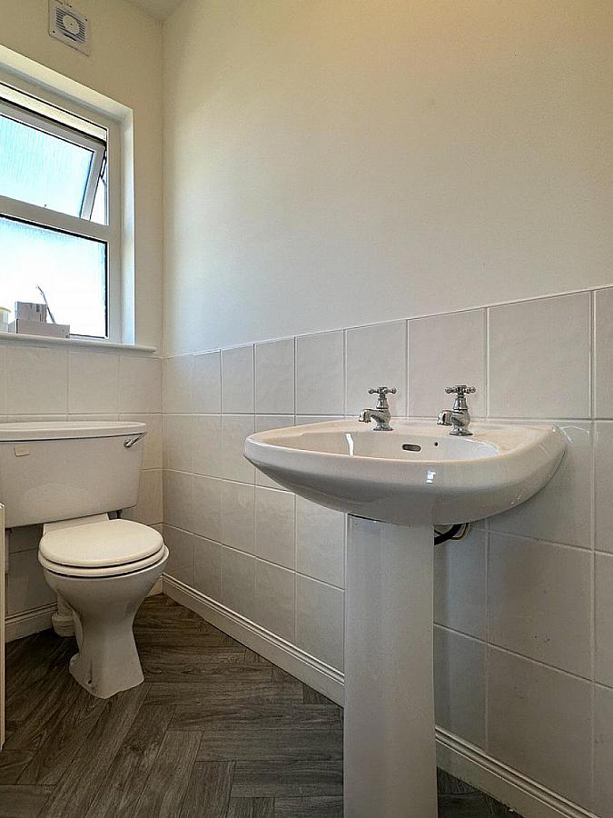 17 Wheatfield Gardens