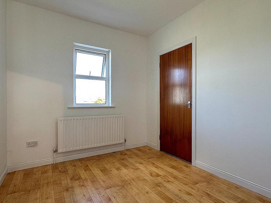 17 Wheatfield Gardens