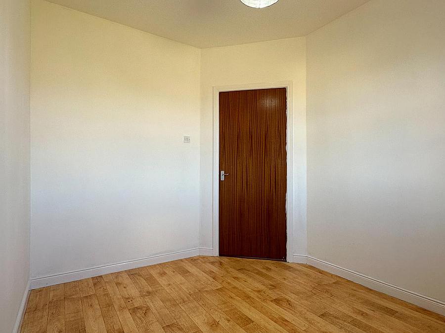 17 Wheatfield Gardens