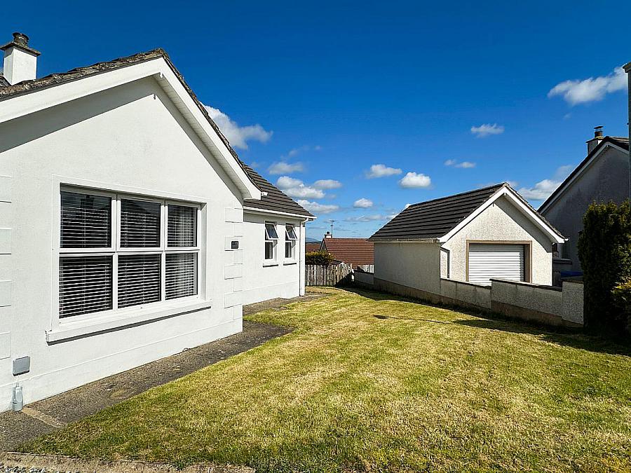 17 Wheatfield Gardens