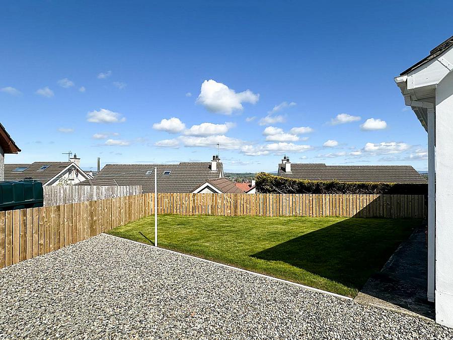 17 Wheatfield Gardens