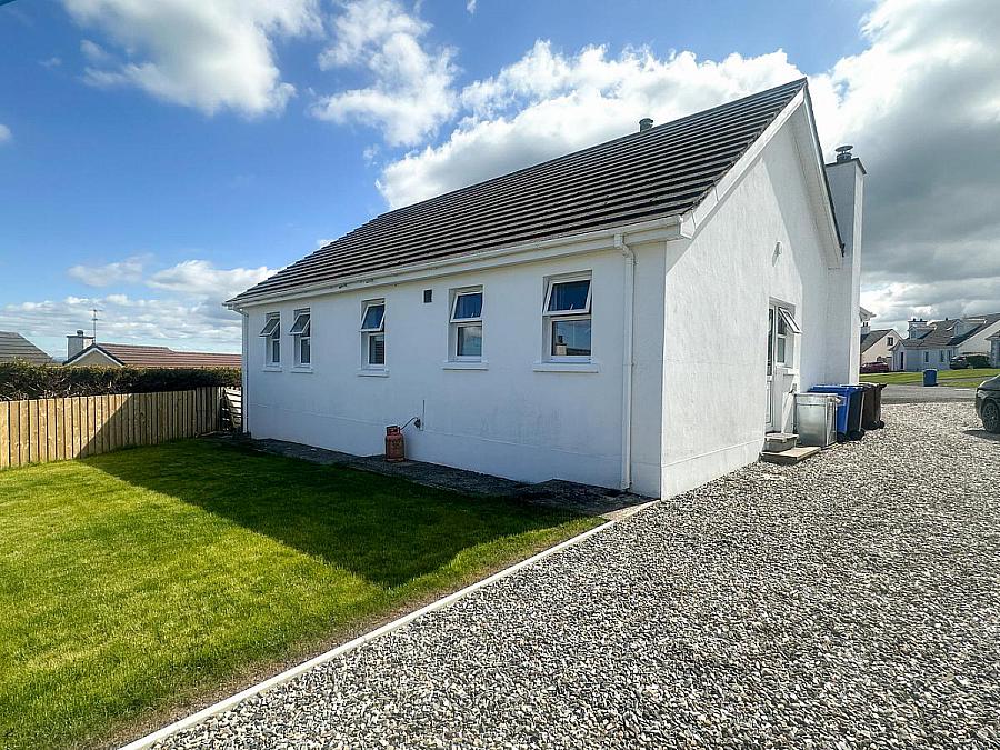 17 Wheatfield Gardens