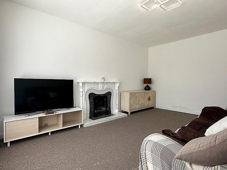 17 Wheatfield Gardens