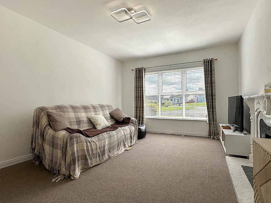 17 Wheatfield Gardens