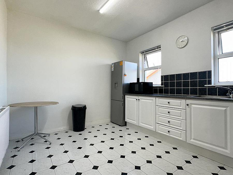 17 Wheatfield Gardens