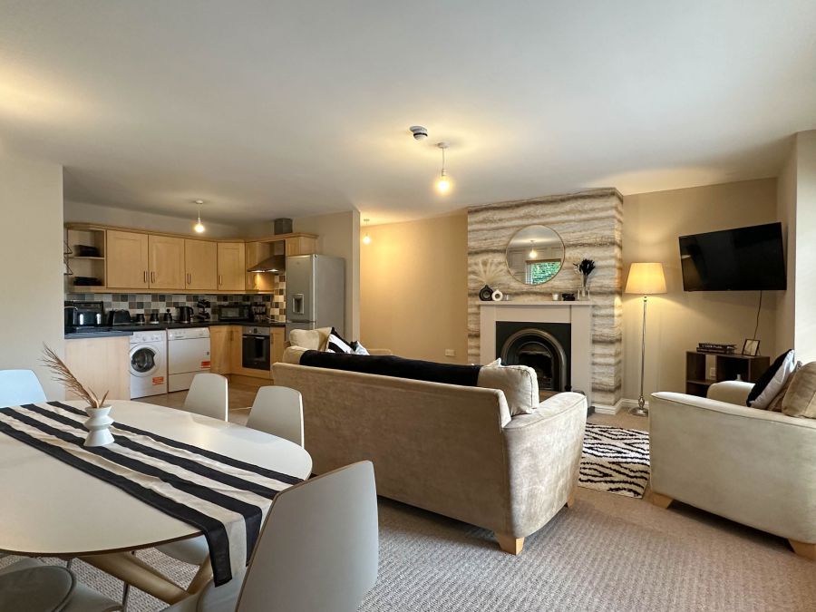 Apt 35 Cloonavin Green