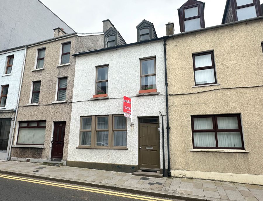 87 Main Street, portrush, BT56 8DA