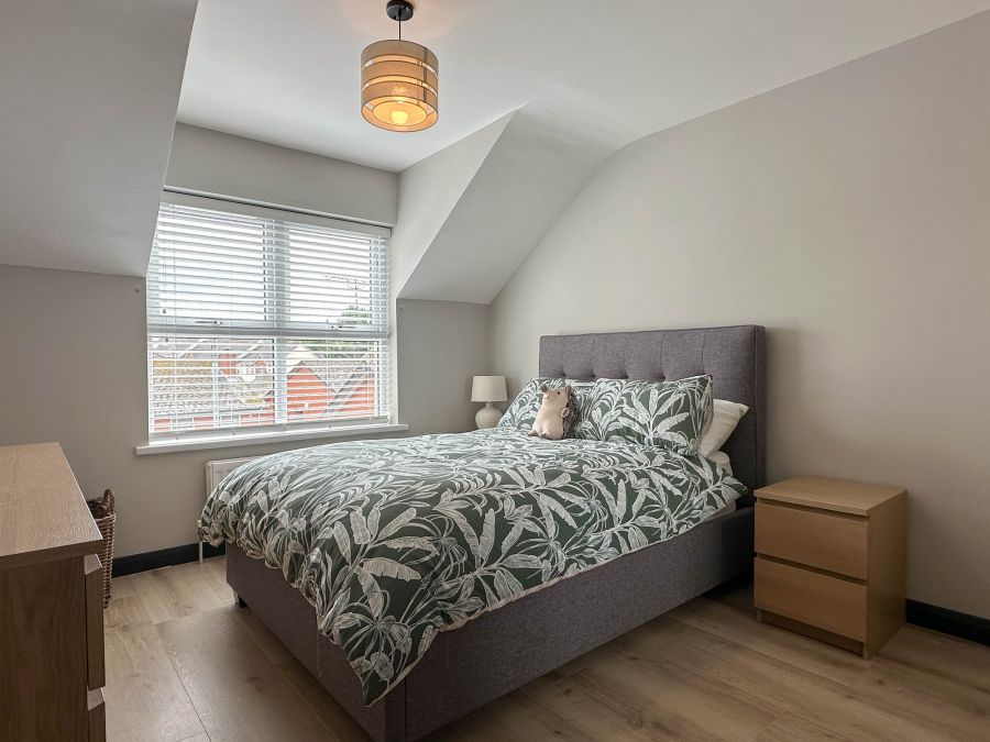 Apt 5 Circular Road Mews