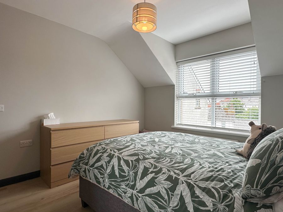 Apt 5 Circular Road Mews
