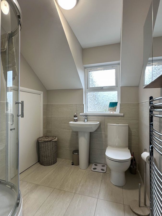 Apt 5 Circular Road Mews