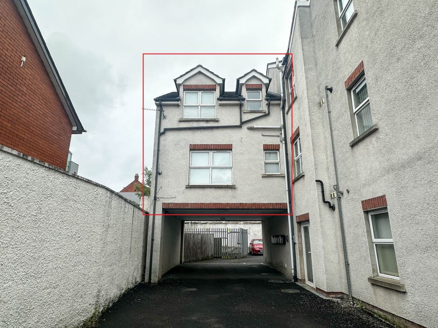 Apt 5 Circular Road Mews
