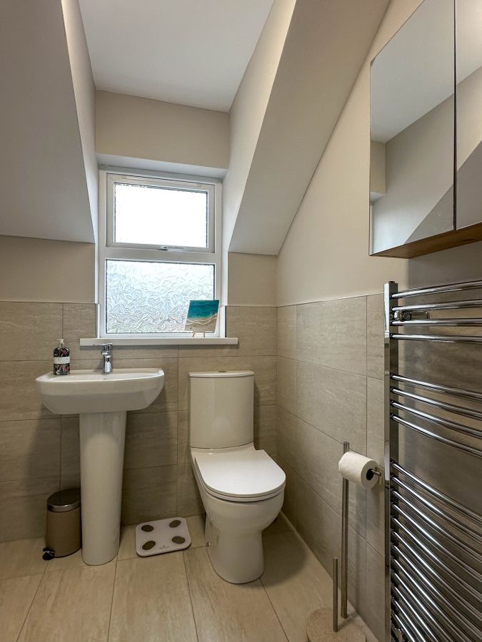 Apt 5 Circular Road Mews