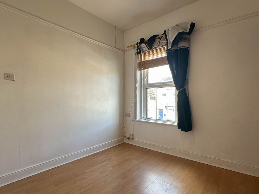 24 Upper Captain Street