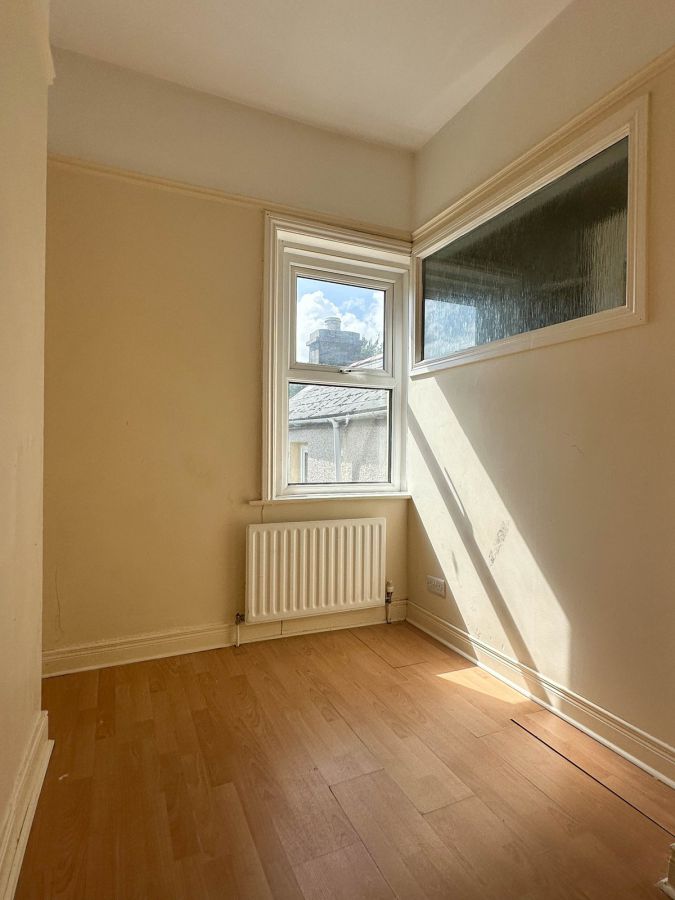 24 Upper Captain Street