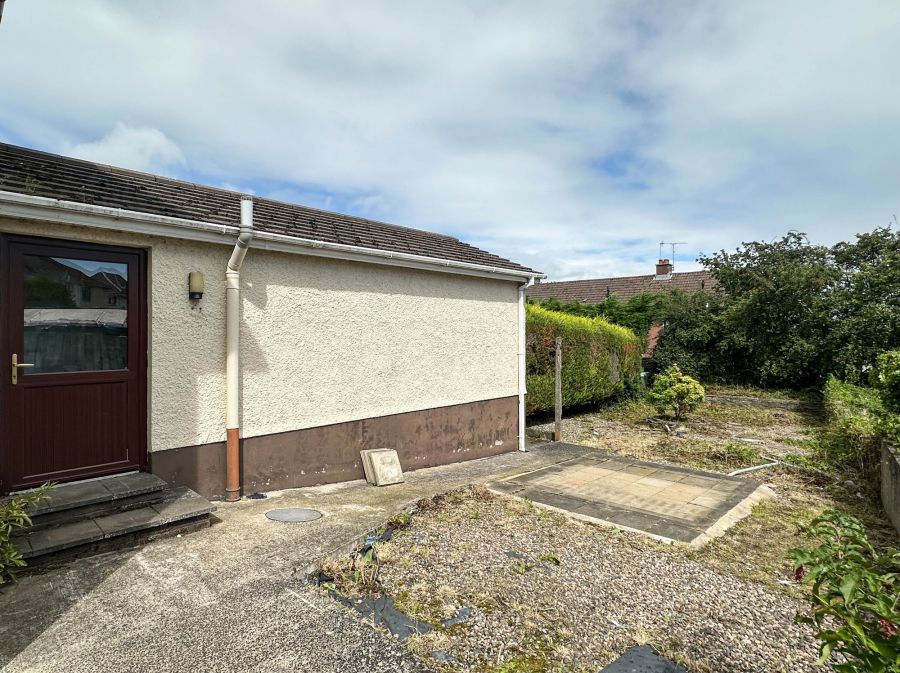 82 Hazelbank Road