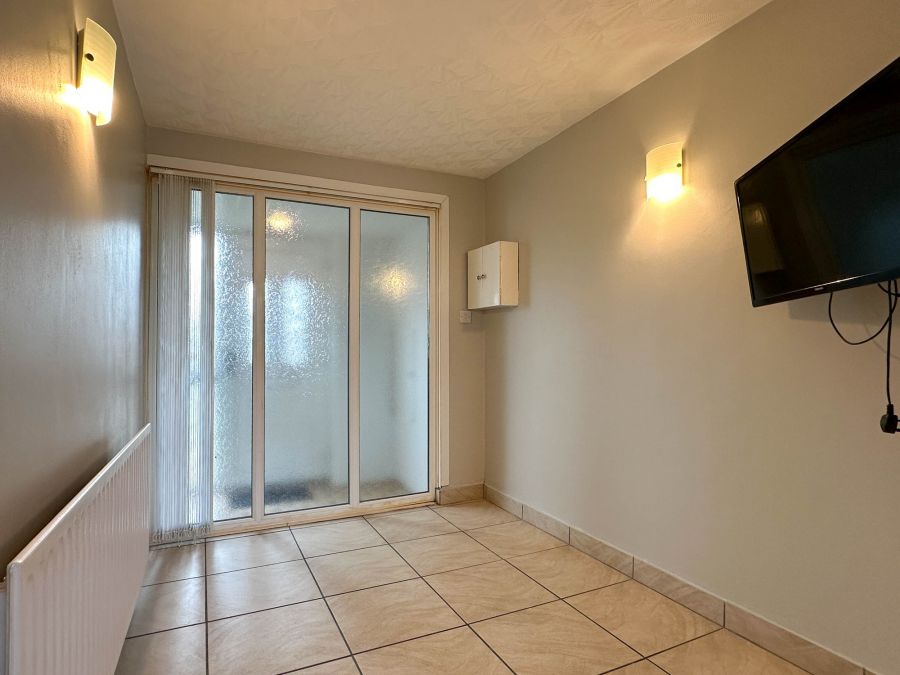 8 Redthorn Court