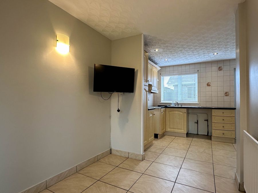 8 Redthorn Court