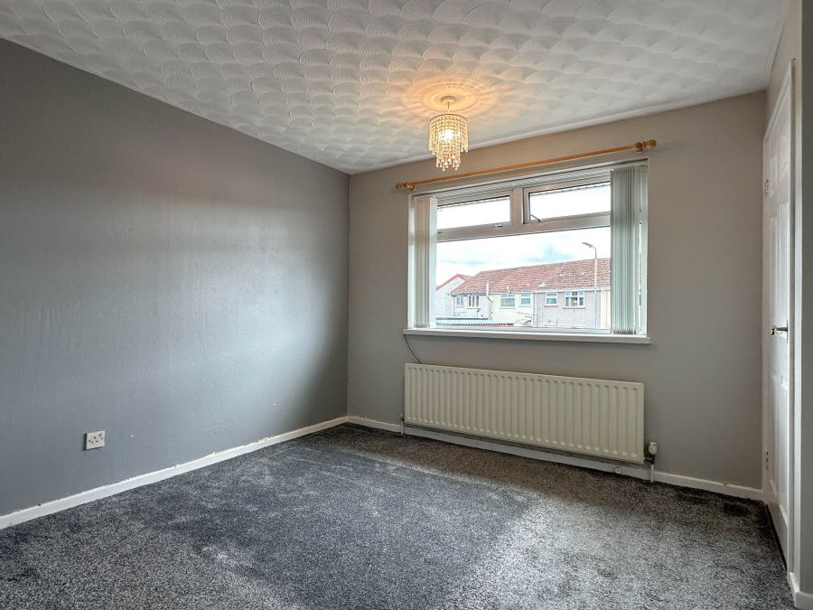 8 Redthorn Court
