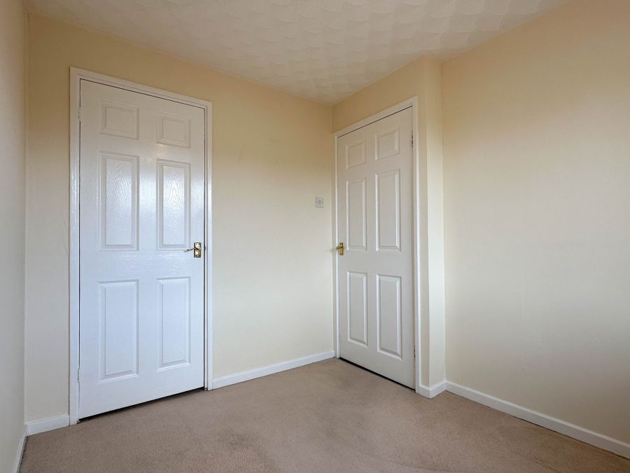 8 Redthorn Court