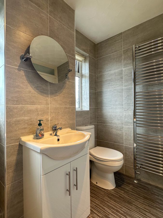 8 Redthorn Court