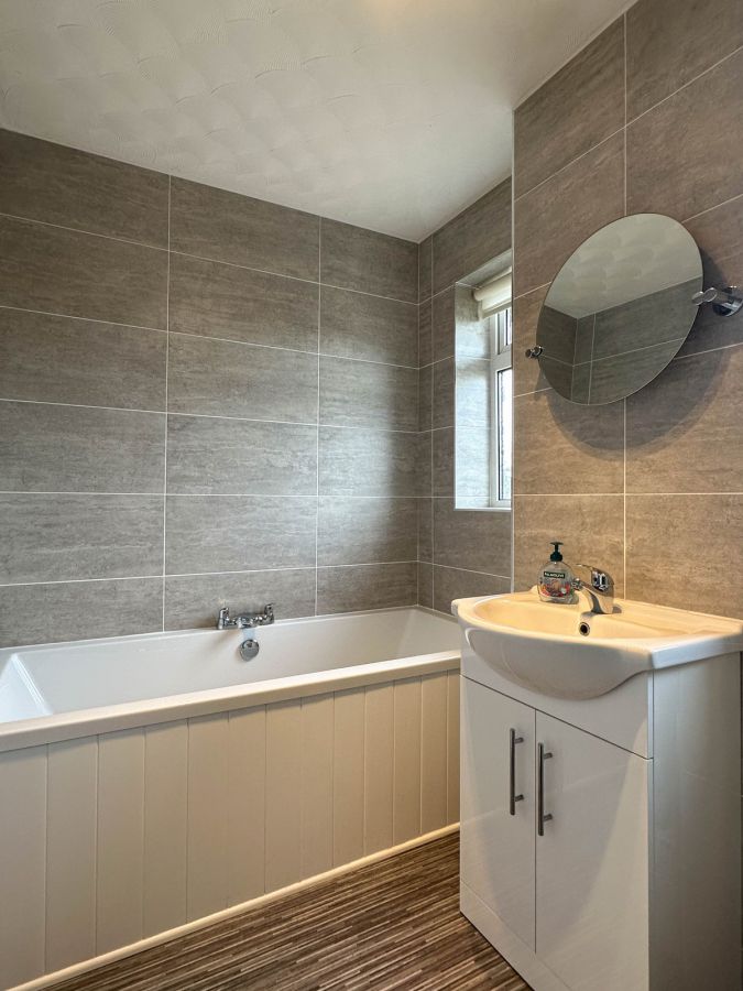 8 Redthorn Court