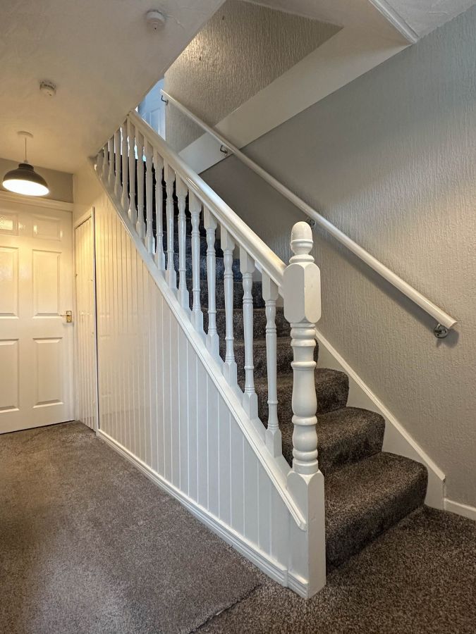 8 Redthorn Court