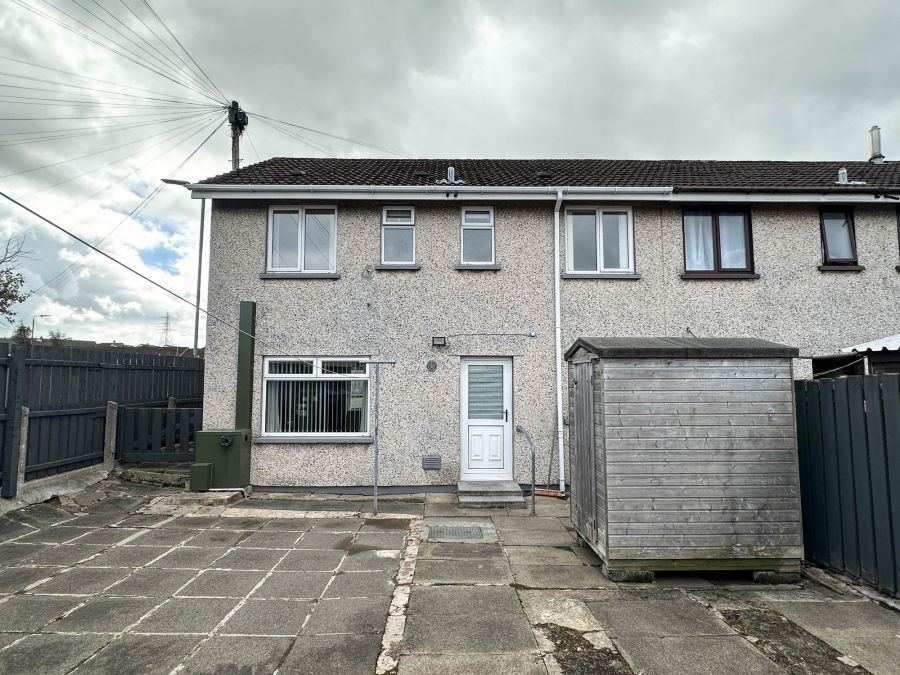 8 Redthorn Court