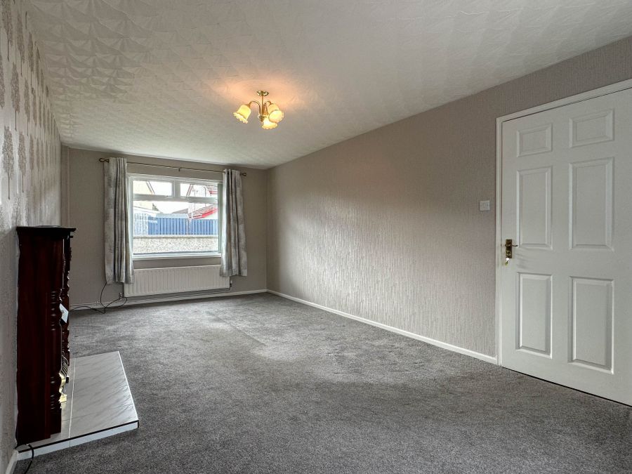 8 Redthorn Court