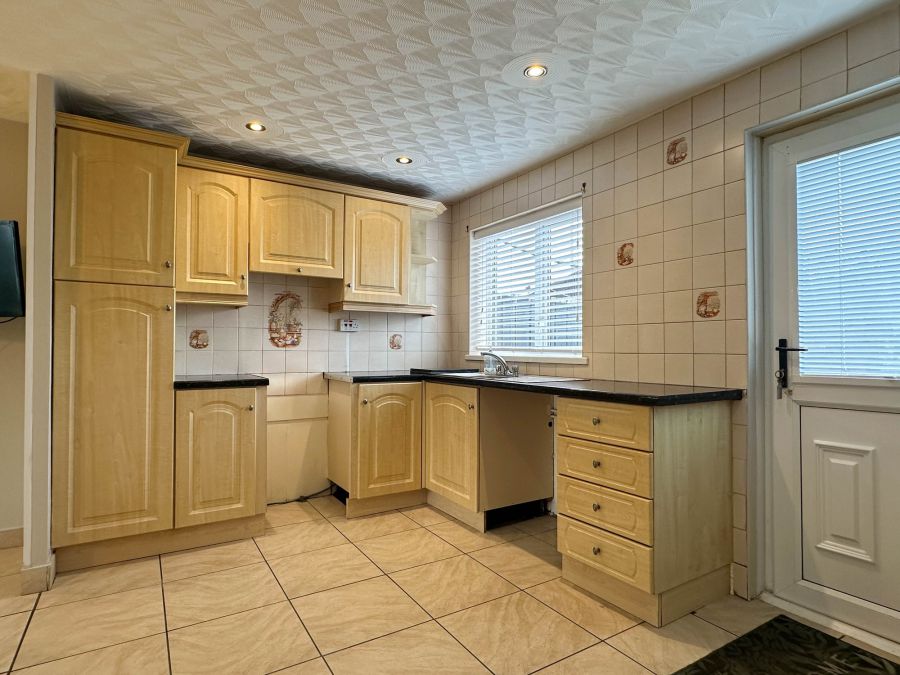 8 Redthorn Court