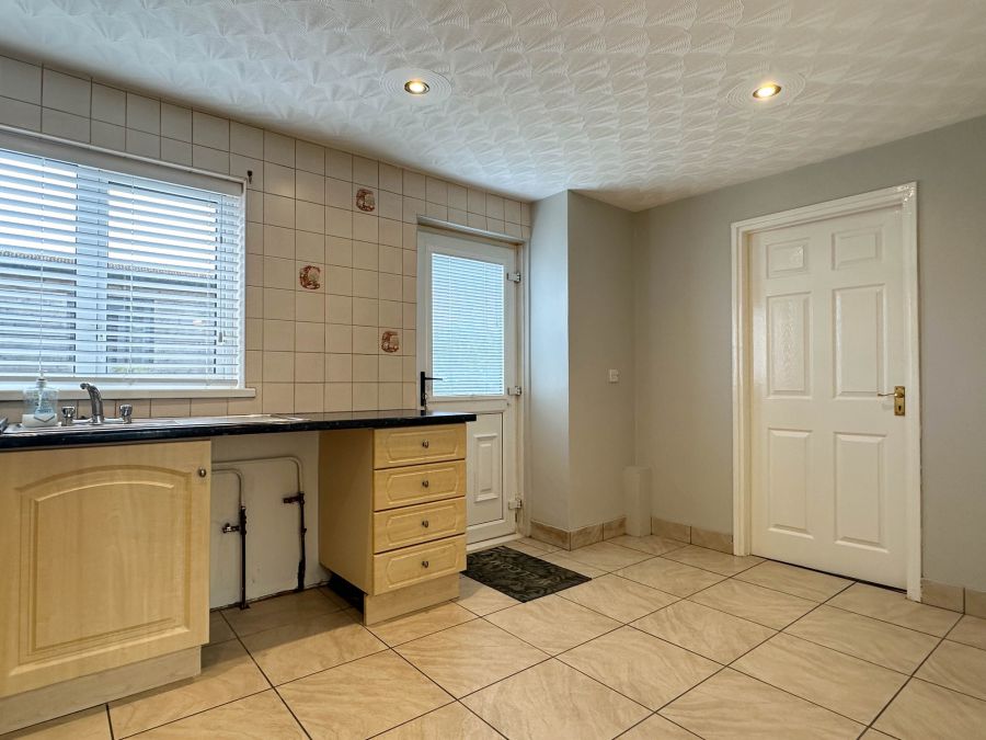 8 Redthorn Court