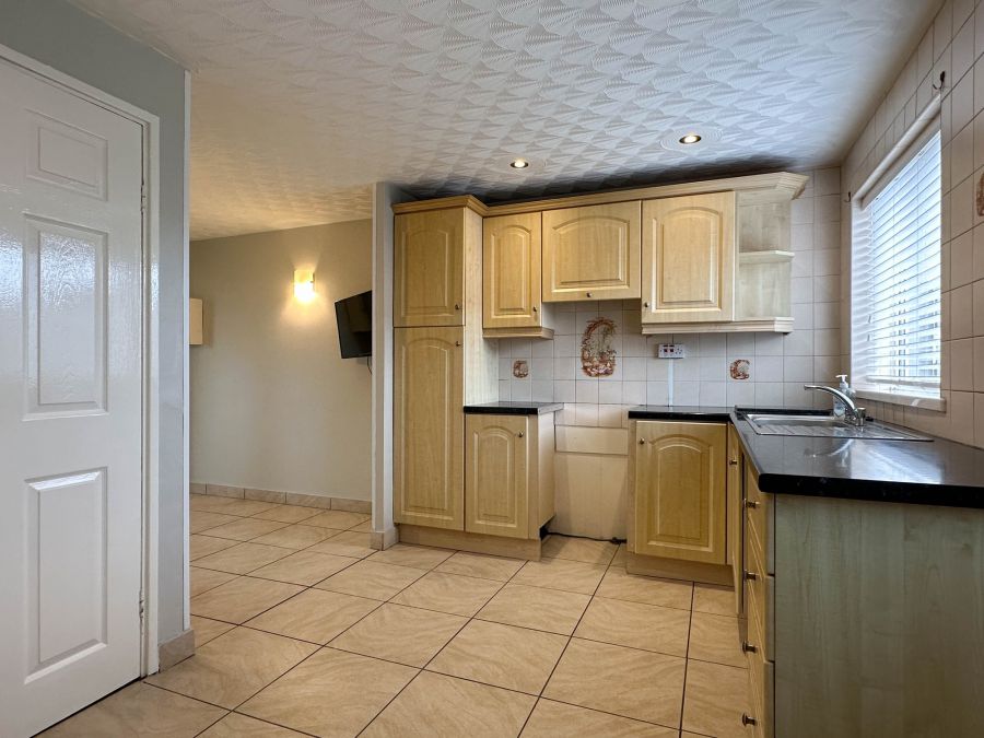 8 Redthorn Court