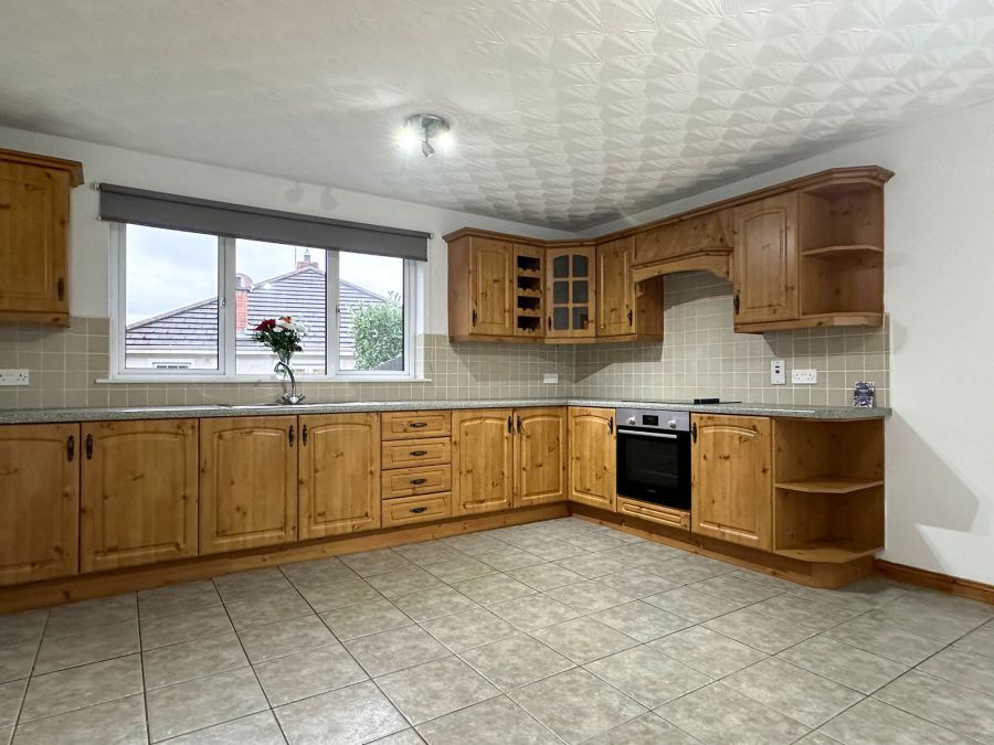 11 Knockbracken Court