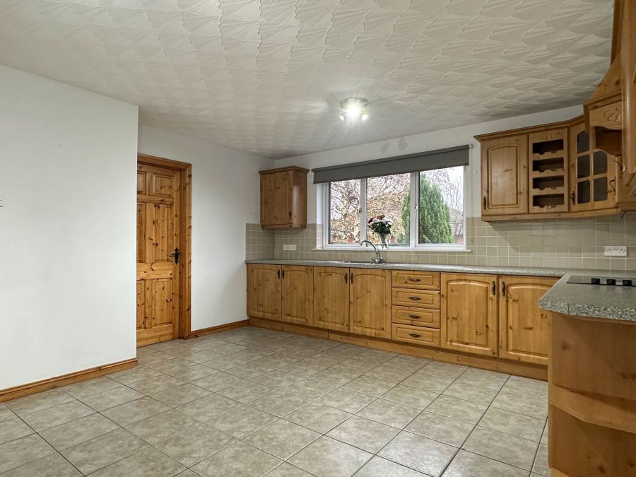 11 Knockbracken Court