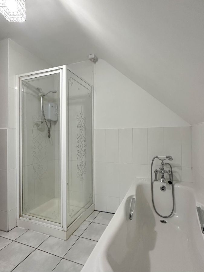 11 Knockbracken Court