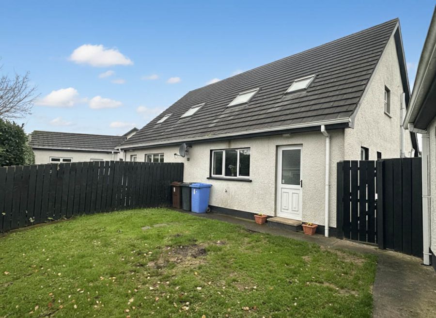 11 Knockbracken Court