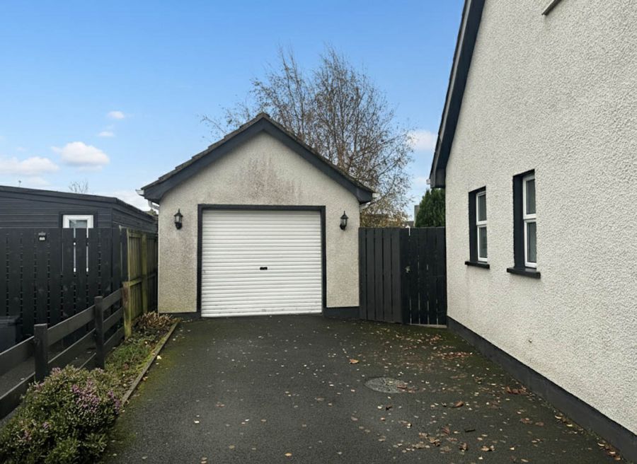 11 Knockbracken Court